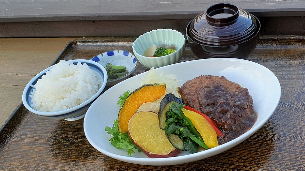 ハンバーグ定食